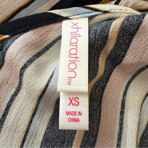 Xhilaration Boho Romper Size XS Pockets Stripes Shoulder Ruffles Wedding Guest - Picture 3 of 14